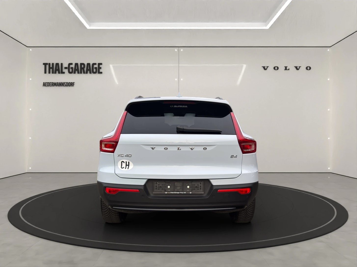 VOLVO XC40 2.0 B4 MH Plus Dark-image-4