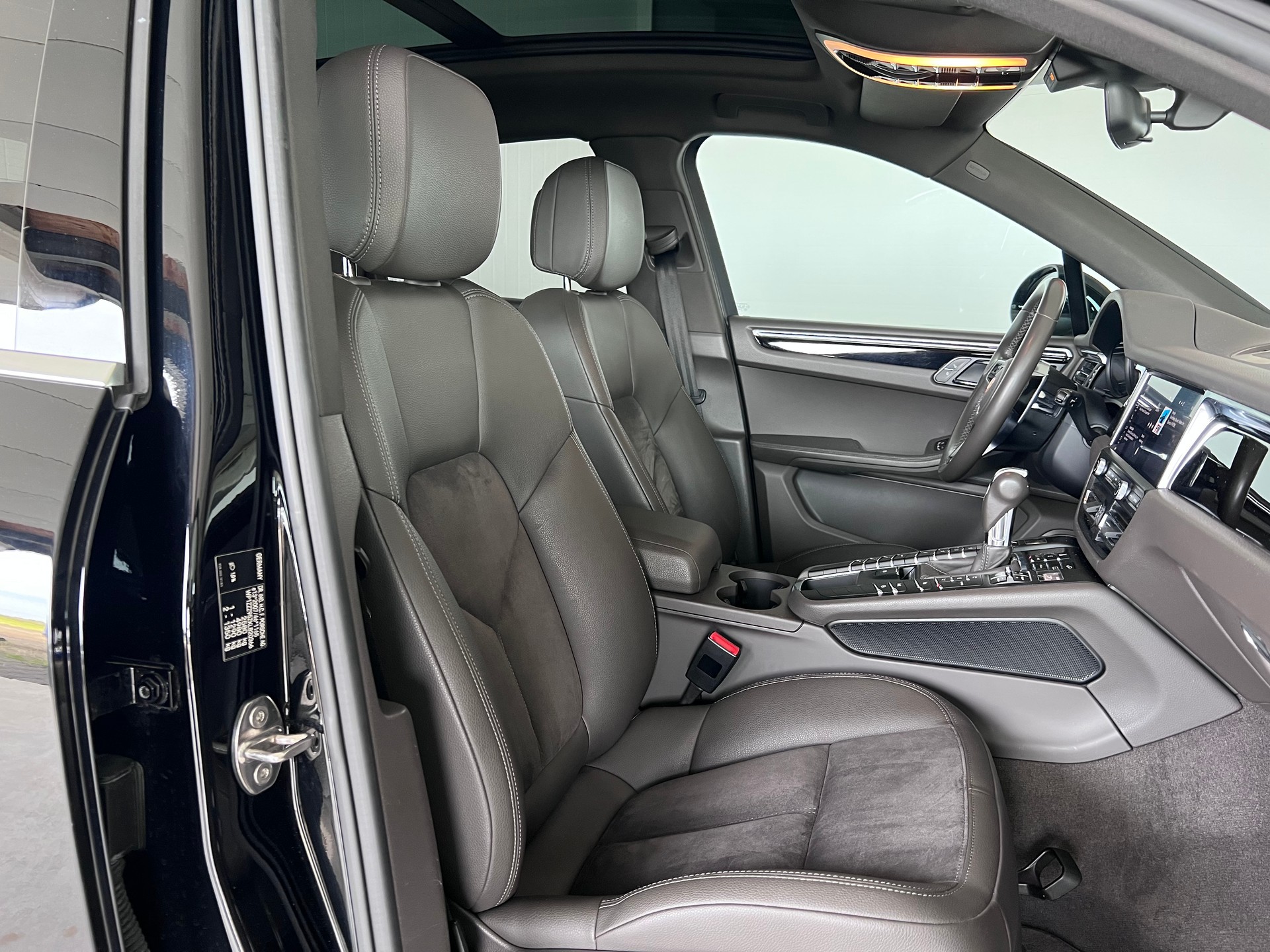 PORSCHE Macan S PDK-image-14