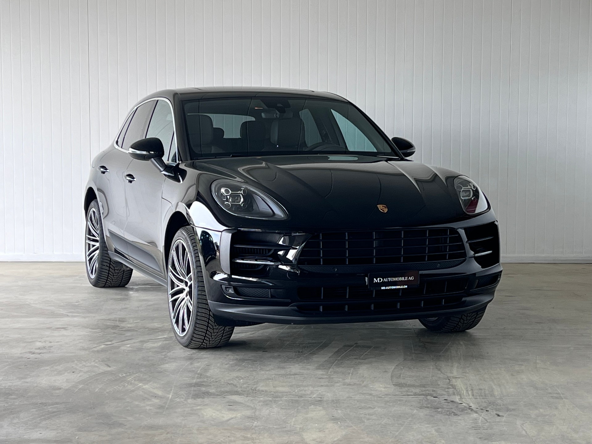 PORSCHE Macan S PDK-showroom-element-2