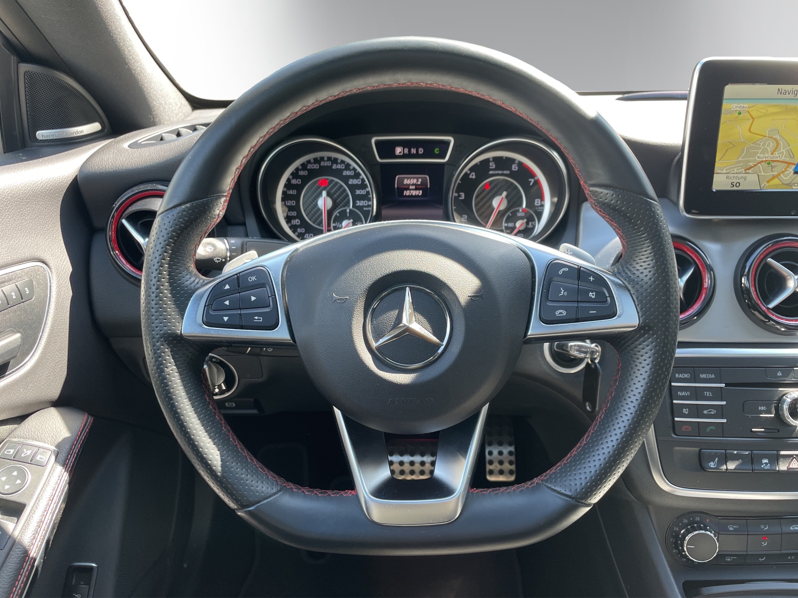 MERCEDES-BENZ CLA 45 AMG 4Matic Speedshift-image-12