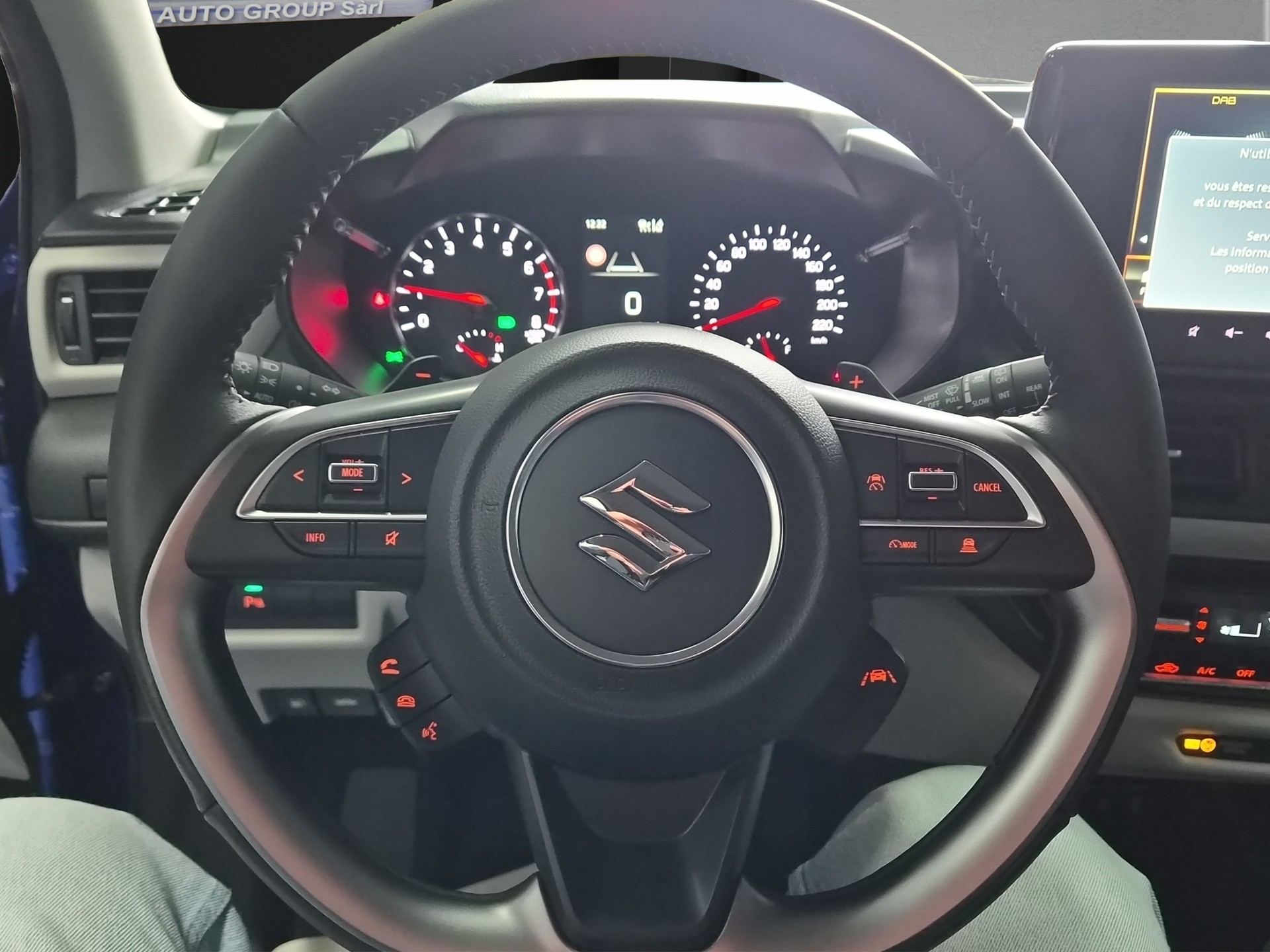 SUZUKI Swift 1.2 Compact Top Hybrid CVT-image-5