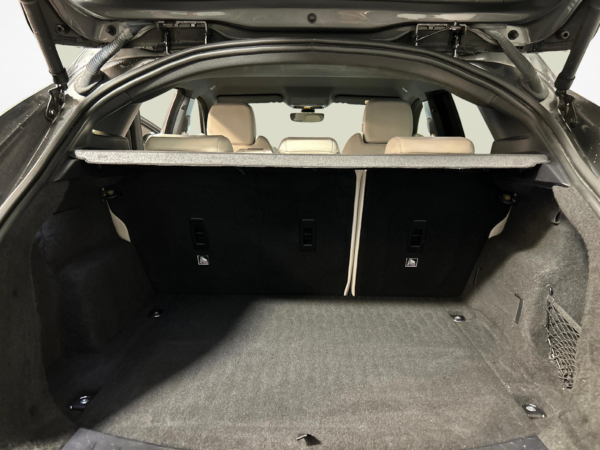JAGUAR E-Pace 2.0 T 200 R-Dynamic S AWD-image-11