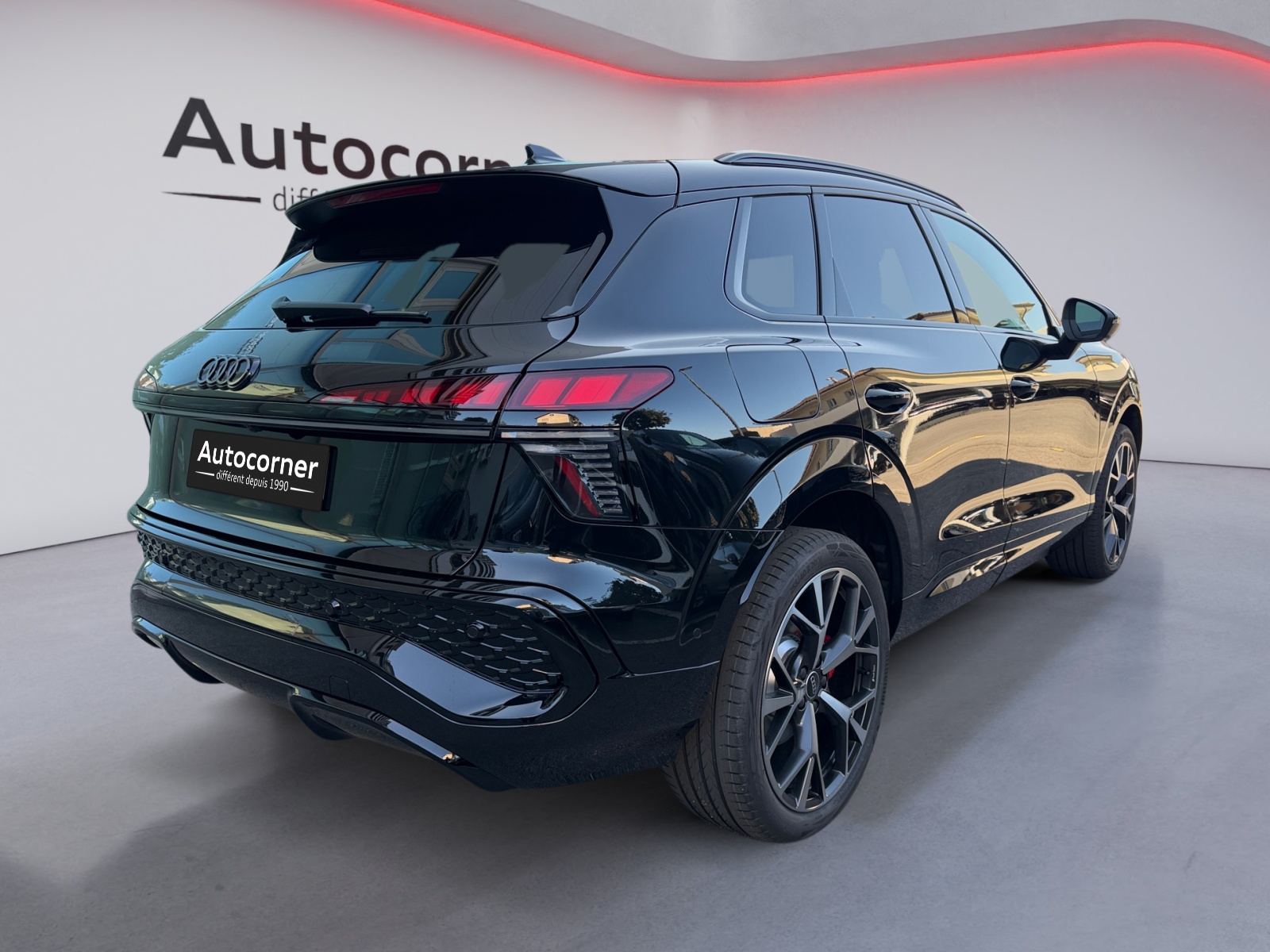AUDI Q3 SUV e-hybrid 200 kW S tronig-image-4