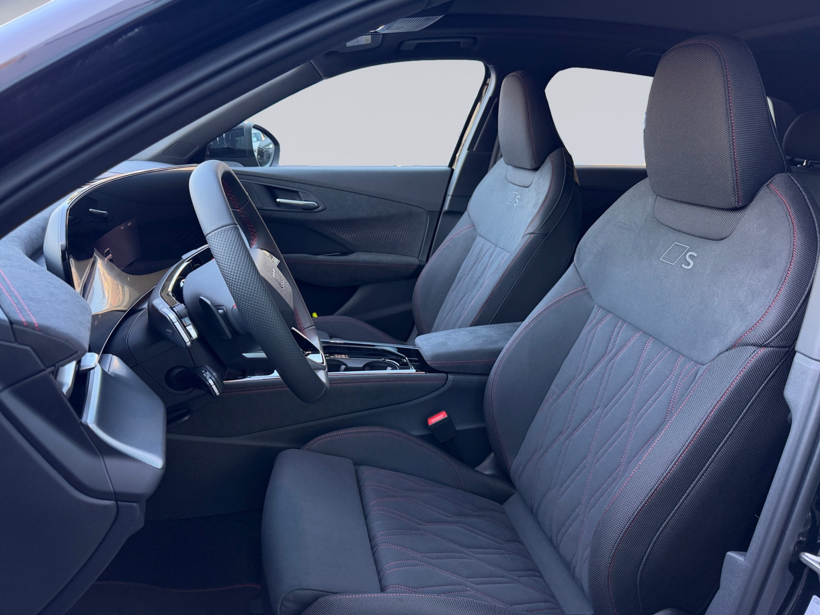 AUDI Q3 SUV e-hybrid 200 kW S tronig-image-6