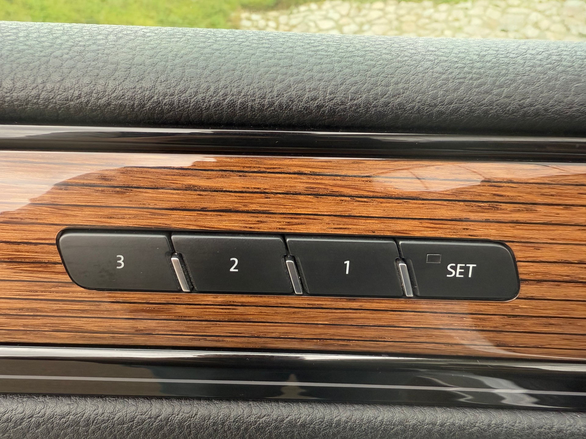 VW Touareg 3.0 TDI BMT Executive Edition Tiptronic-image-10