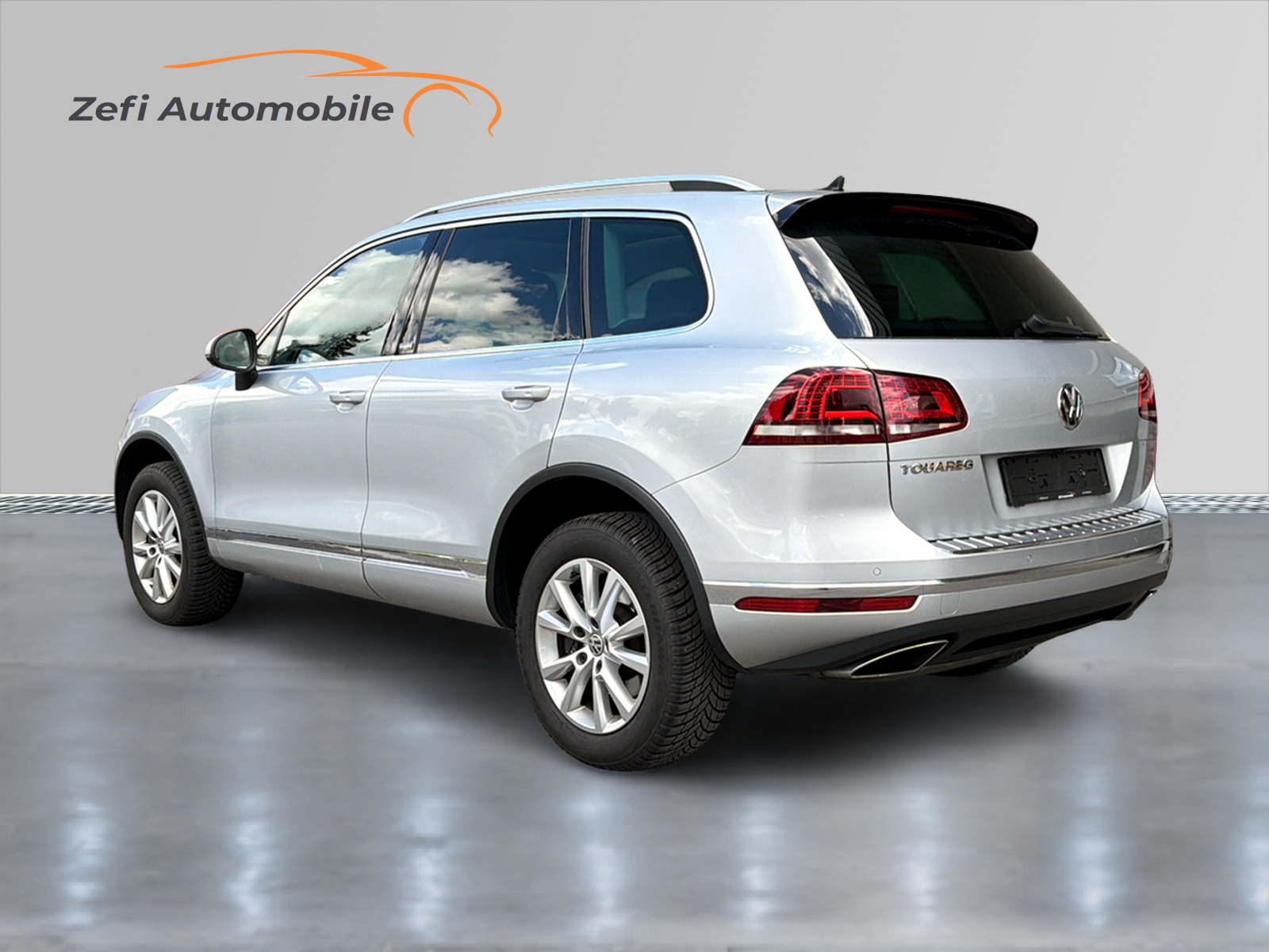 VW Touareg 3.0 TDI BMT Executive Edition Tiptronic-image-2