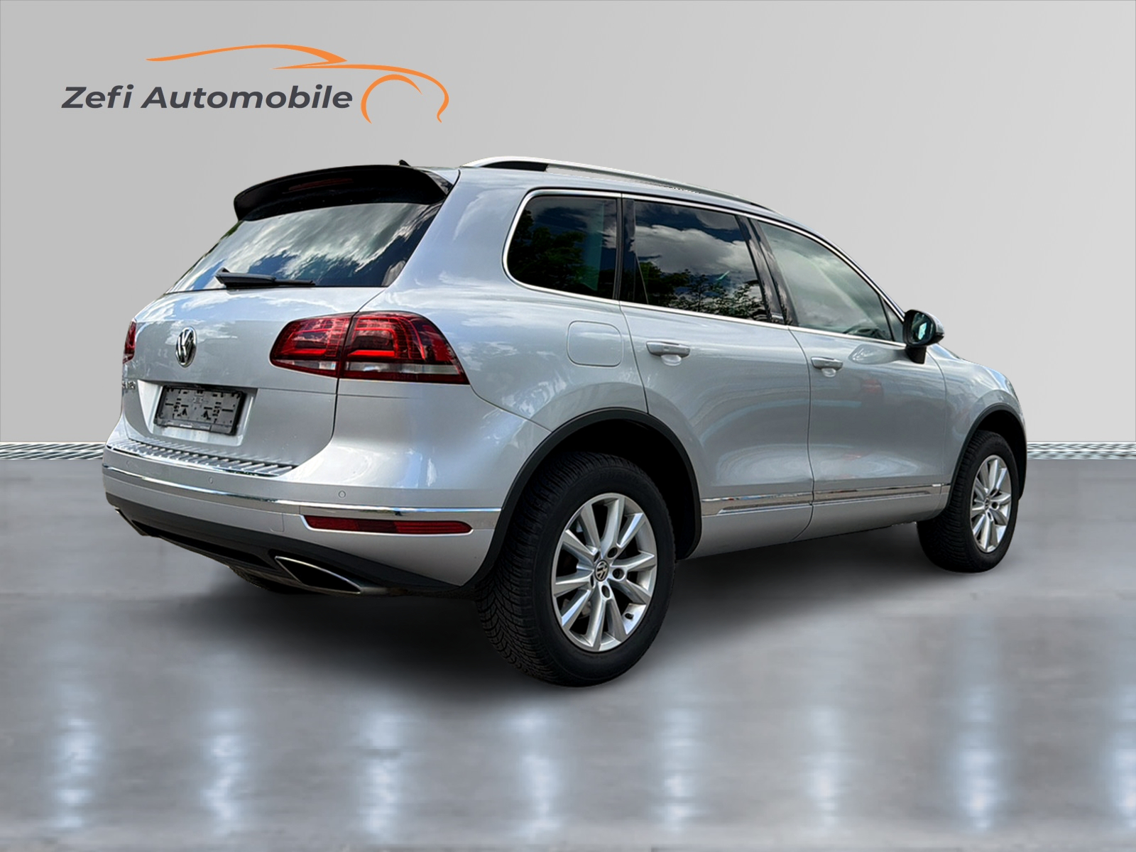 VW Touareg 3.0 TDI BMT Executive Edition Tiptronic-image-3