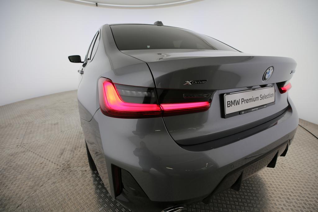 BMW 320d xDrive-image-15