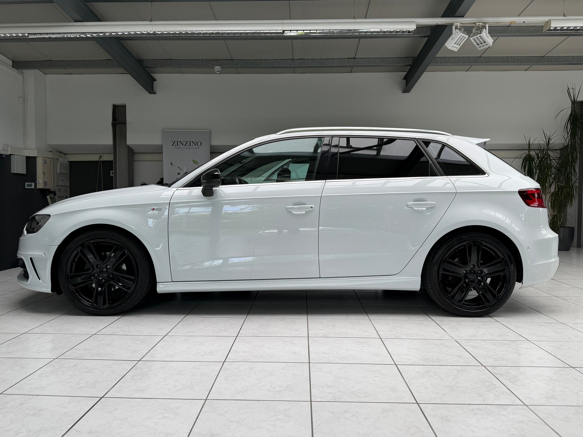AUDI A3 Sportback 1.4 TFSI Ambition S-tronic-image-1