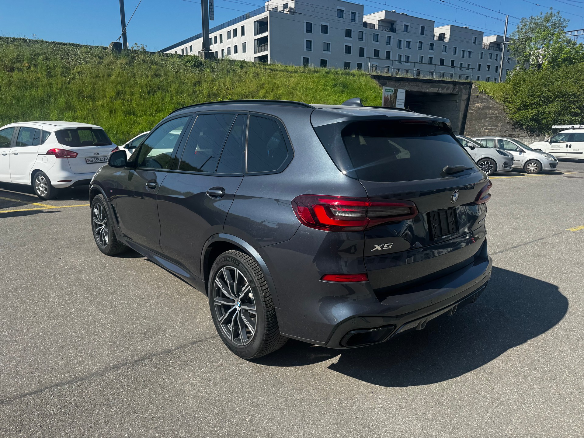BMW 40i xDrive-image-3