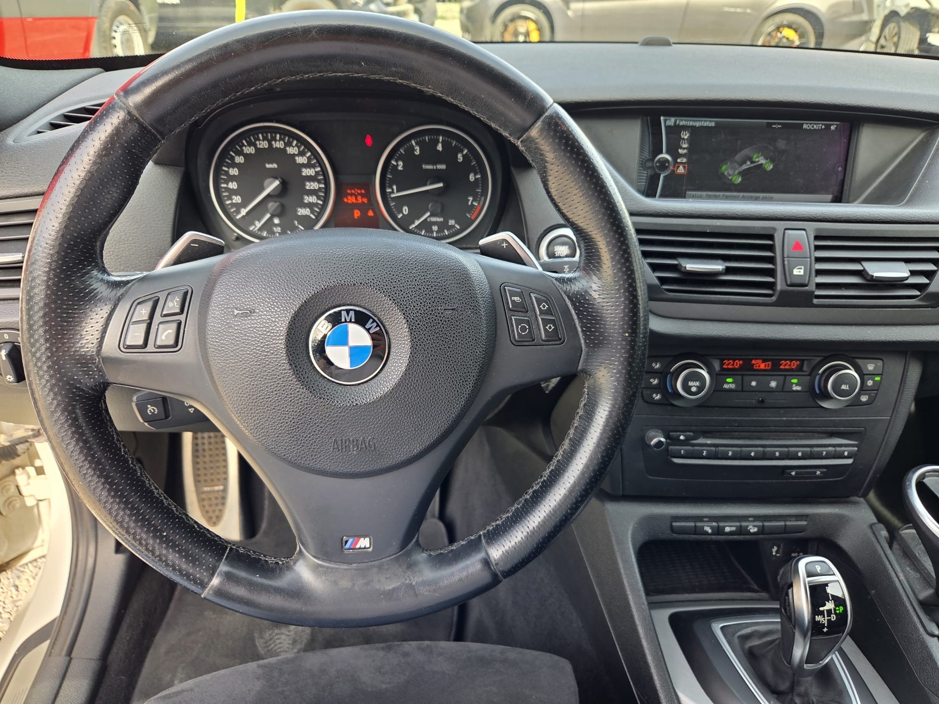 BMW X1 xDrive 28i Steptronic-image-14