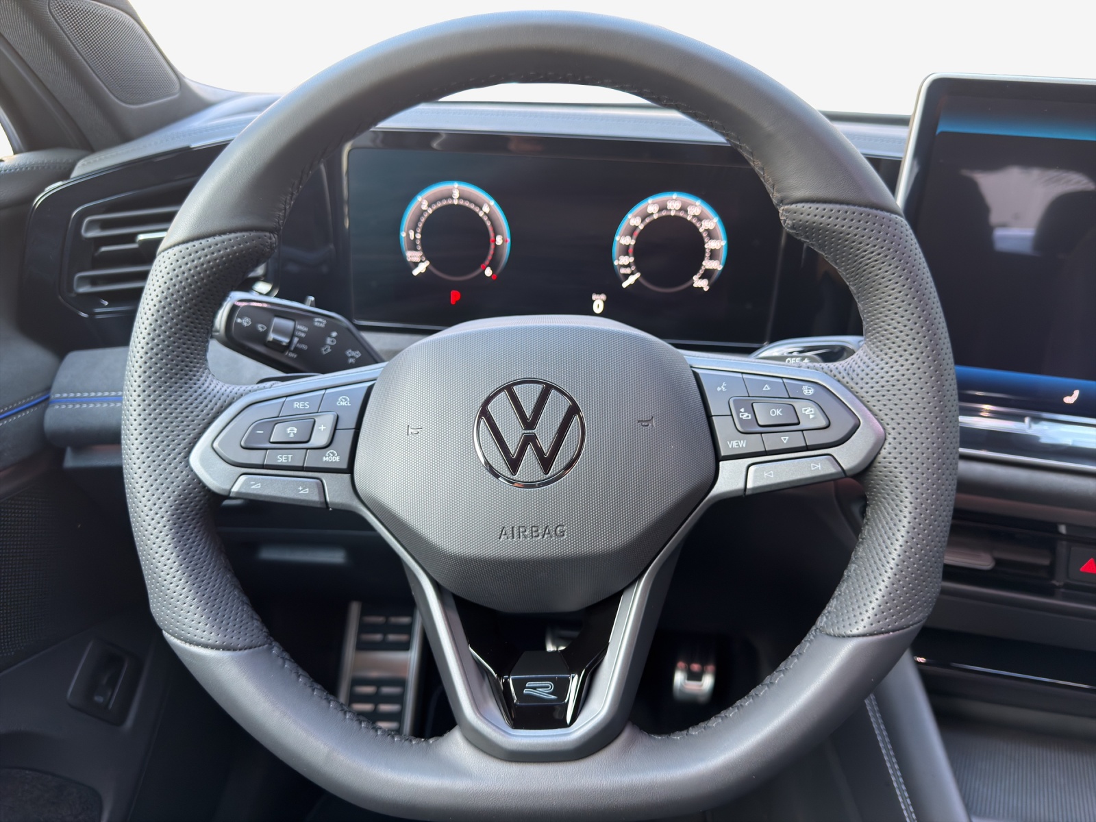 VW Tiguan 2.0 TDI SCR R-Line United 4Motion DSG-image-9