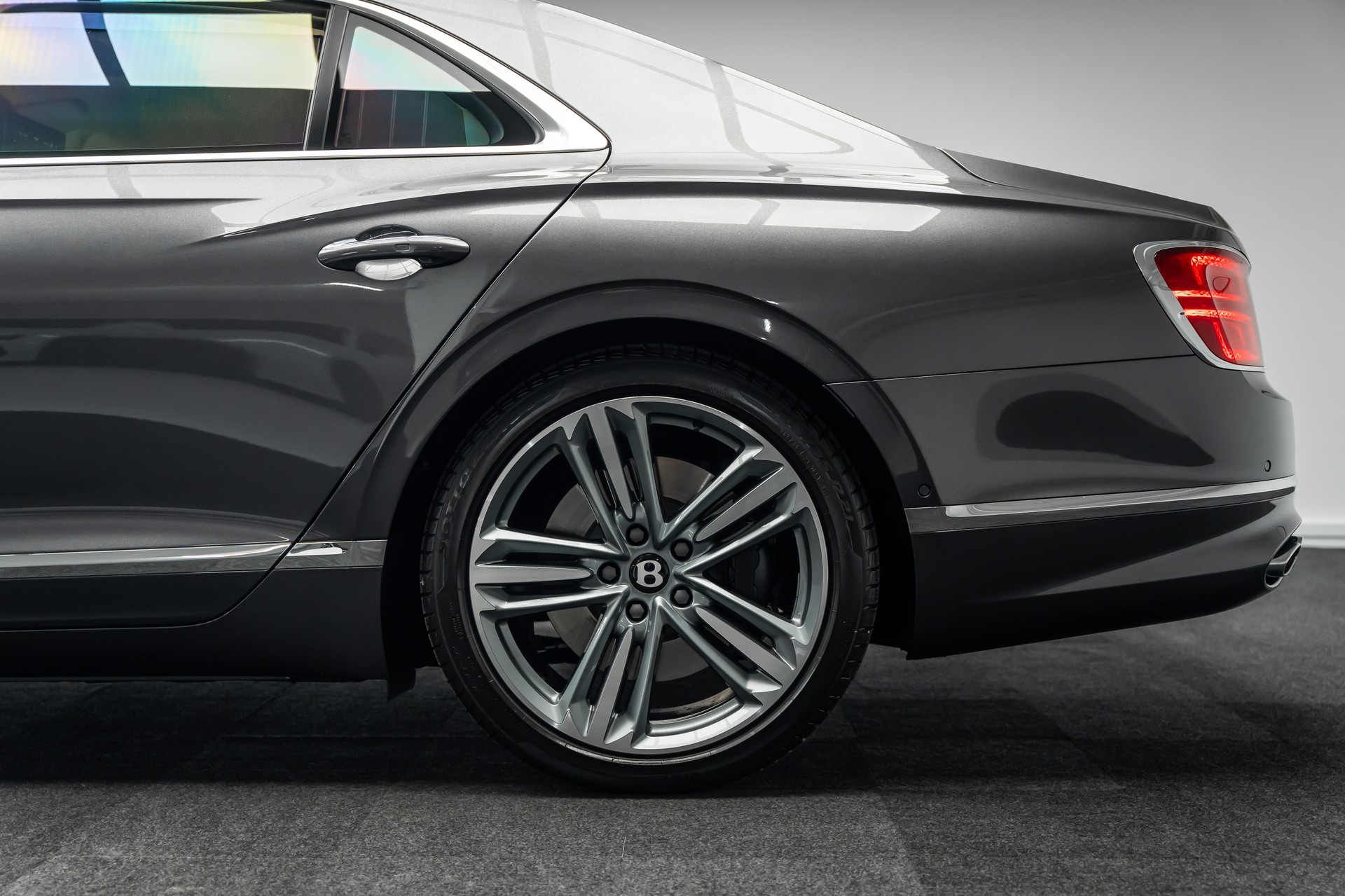 BENTLEY * FLYING SPUR * MULLINER EDELAUSFÜHRUNG * LEASING AB 1320.- *-showroom-element-2