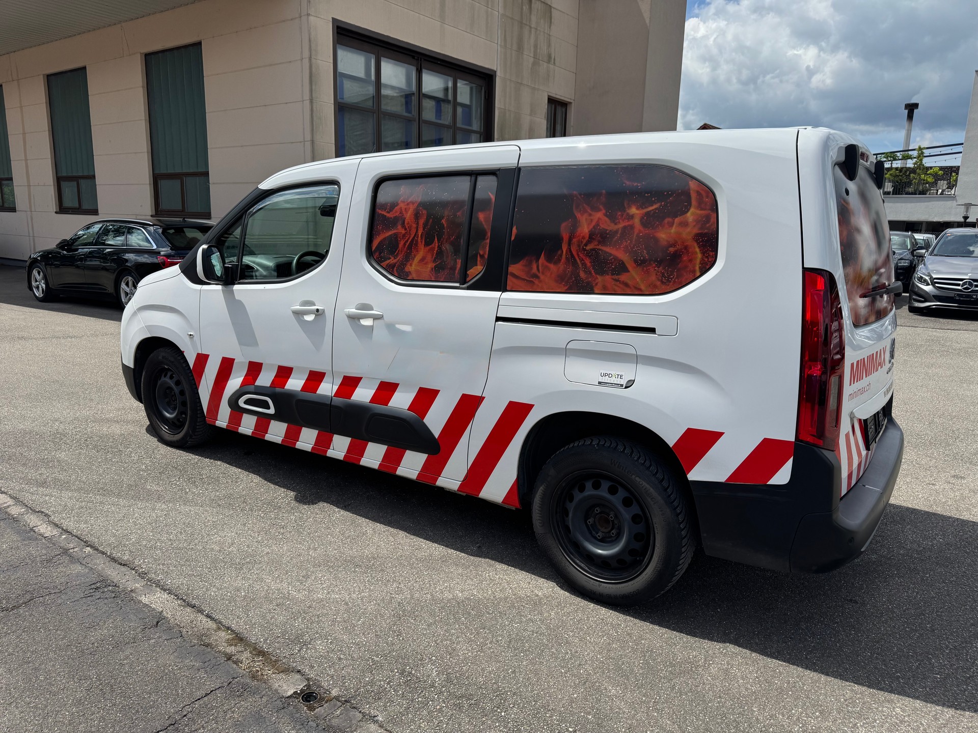 CITROEN Berlingo XL 1.5 BlueHDi Feel EAT8-image-3