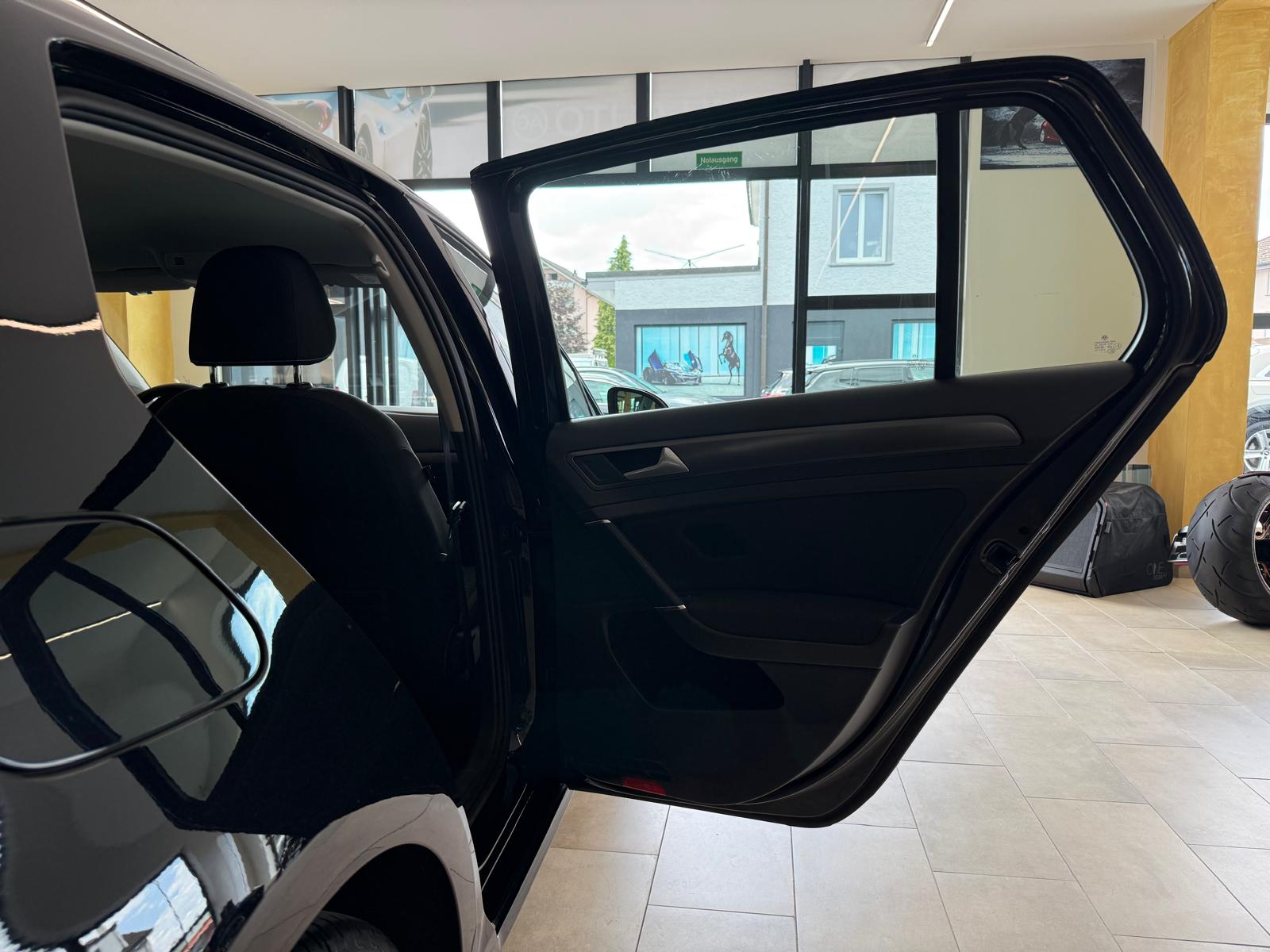 VW Golf 1.4 TSI Lounge DSG-image-16
