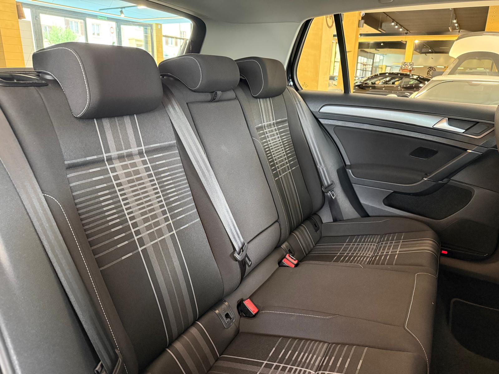 VW Golf 1.4 TSI Lounge DSG-image-18