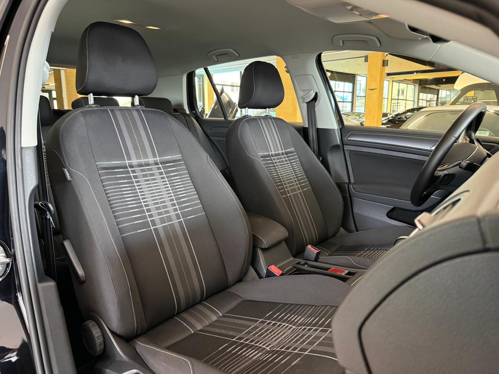 VW Golf 1.4 TSI Lounge DSG-image-15