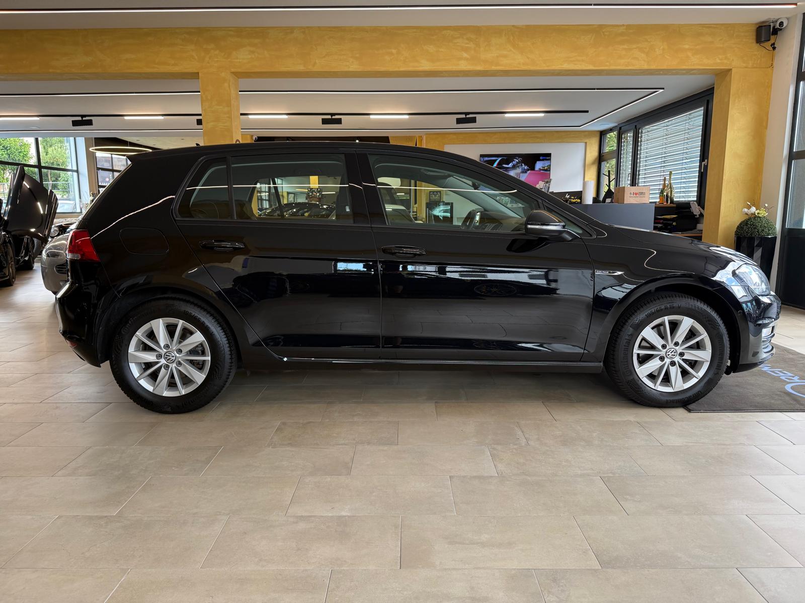 VW Golf 1.4 TSI Lounge DSG-image-1