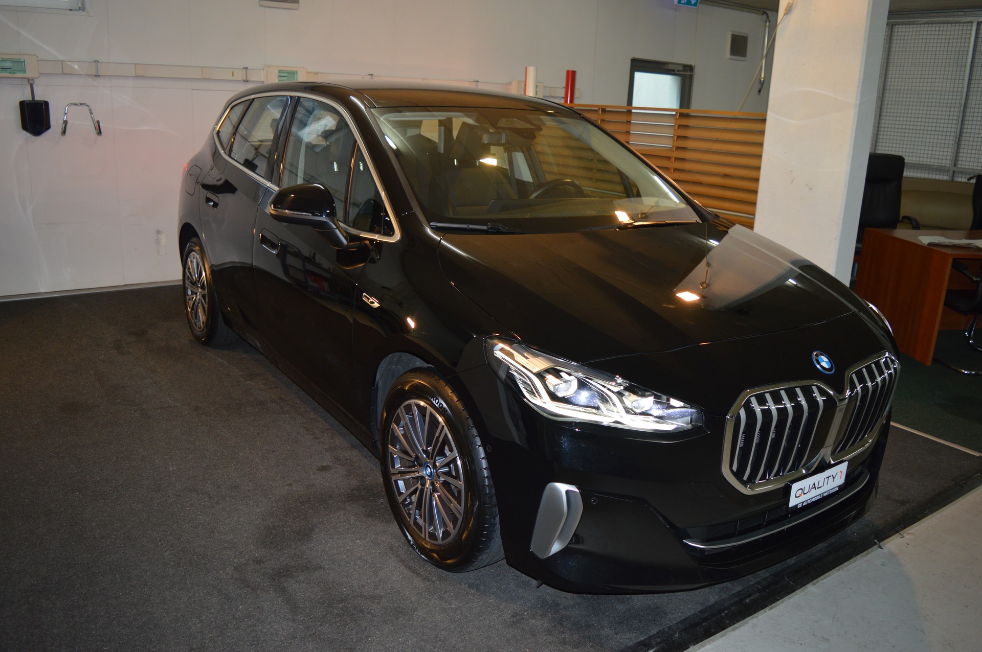 BMW 225e xDrive Active Tourer Luxury Line-image-2