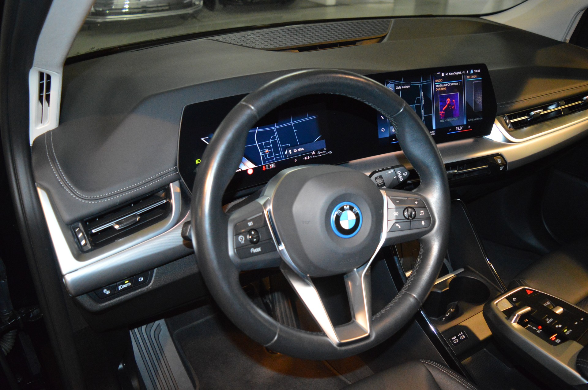 BMW 225e xDrive Active Tourer Luxury Line-image-13