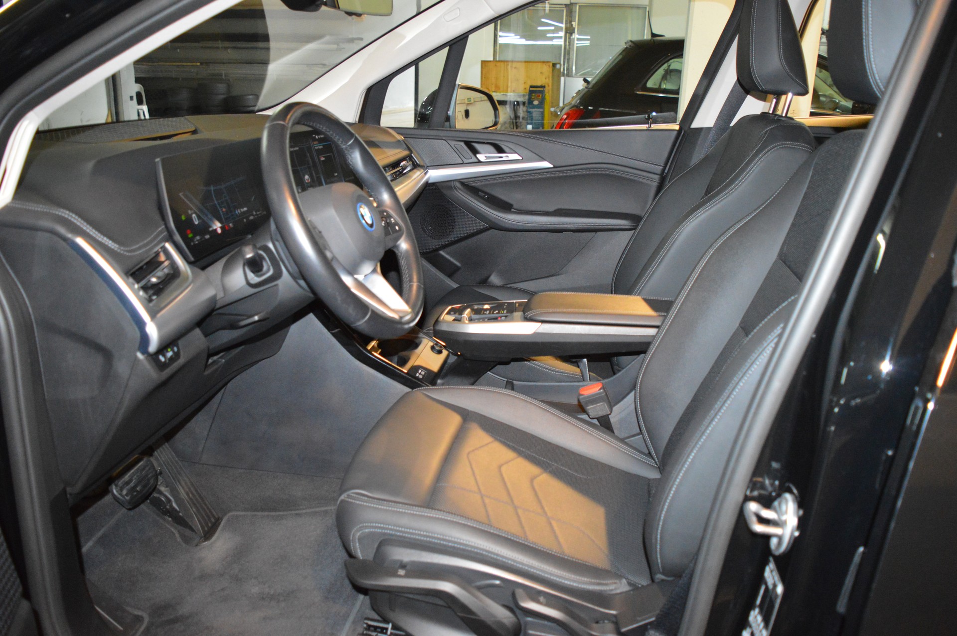 BMW 225e xDrive Active Tourer Luxury Line-image-14
