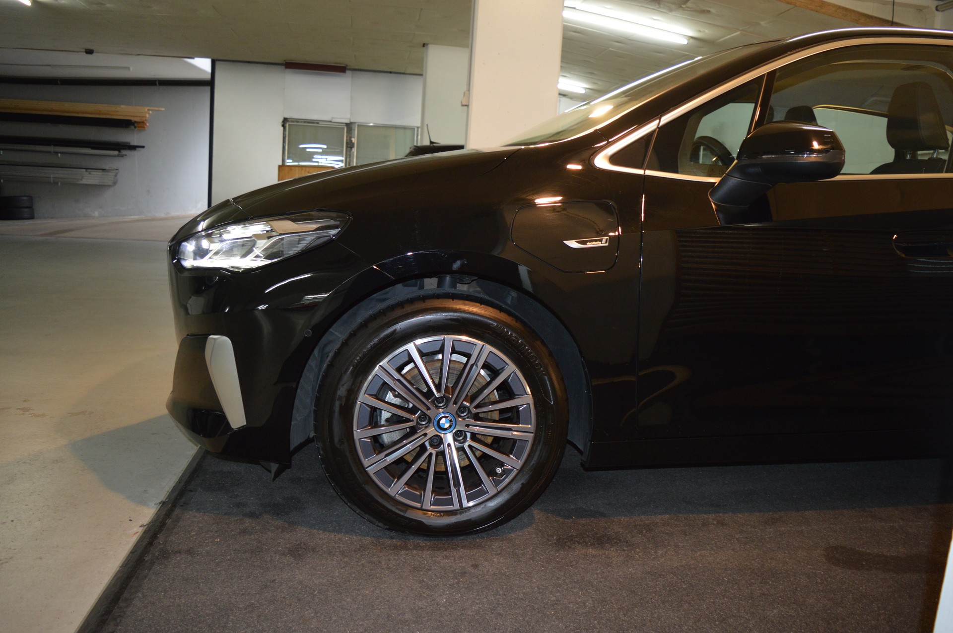 BMW 225e xDrive Active Tourer Luxury Line-image-5