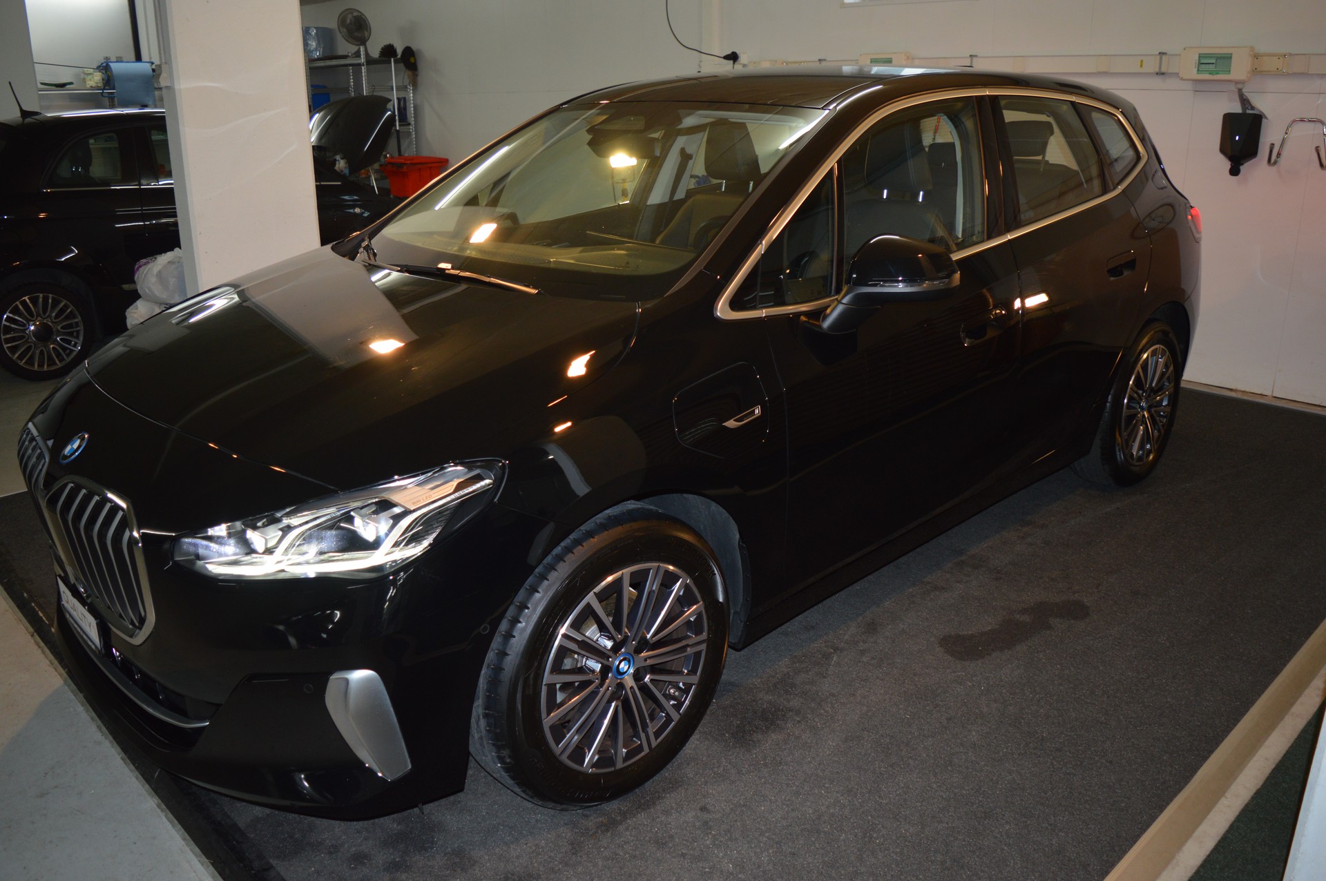 BMW 225e xDrive Active Tourer Luxury Line-image-4