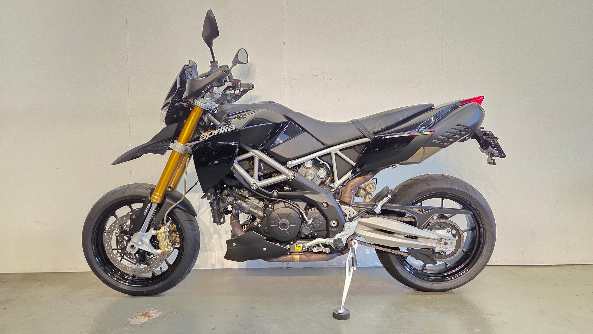 APRILIA Dorsoduro 1200 ABS/TC-showroom-element-1