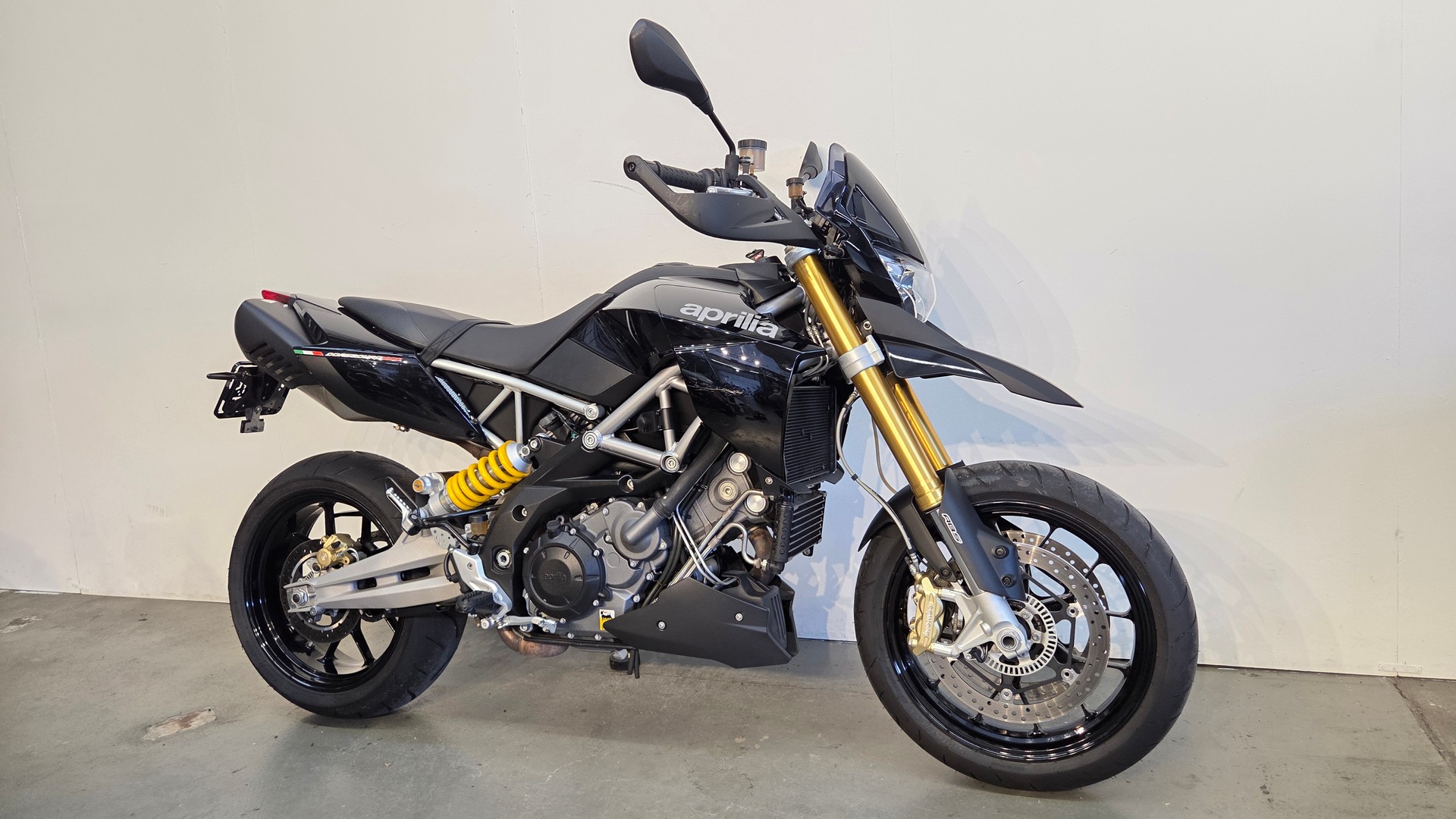 APRILIA Dorsoduro 1200 ABS/TC-showroom-element-2
