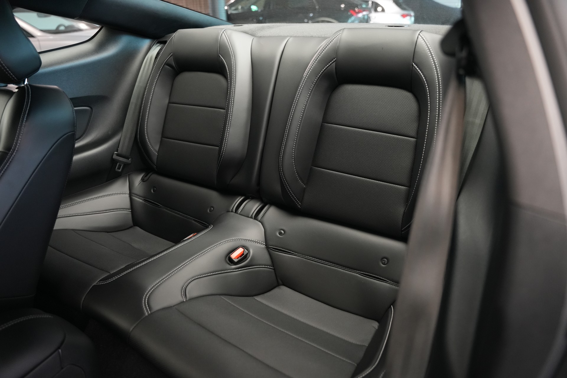 FORD Mustang Fastback 5.0 V8 Mach 1 Automat-image-12