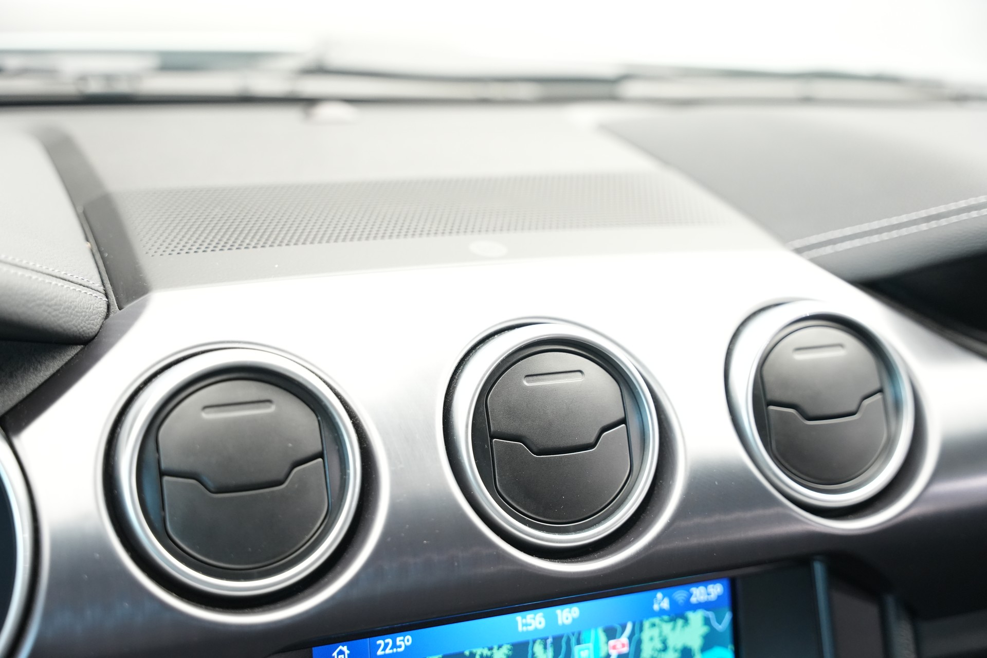 FORD Mustang Fastback 5.0 V8 Mach 1 Automat-image-24