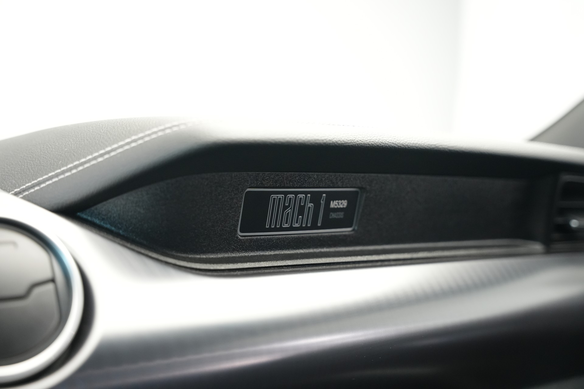 FORD Mustang Fastback 5.0 V8 Mach 1 Automat-image-23