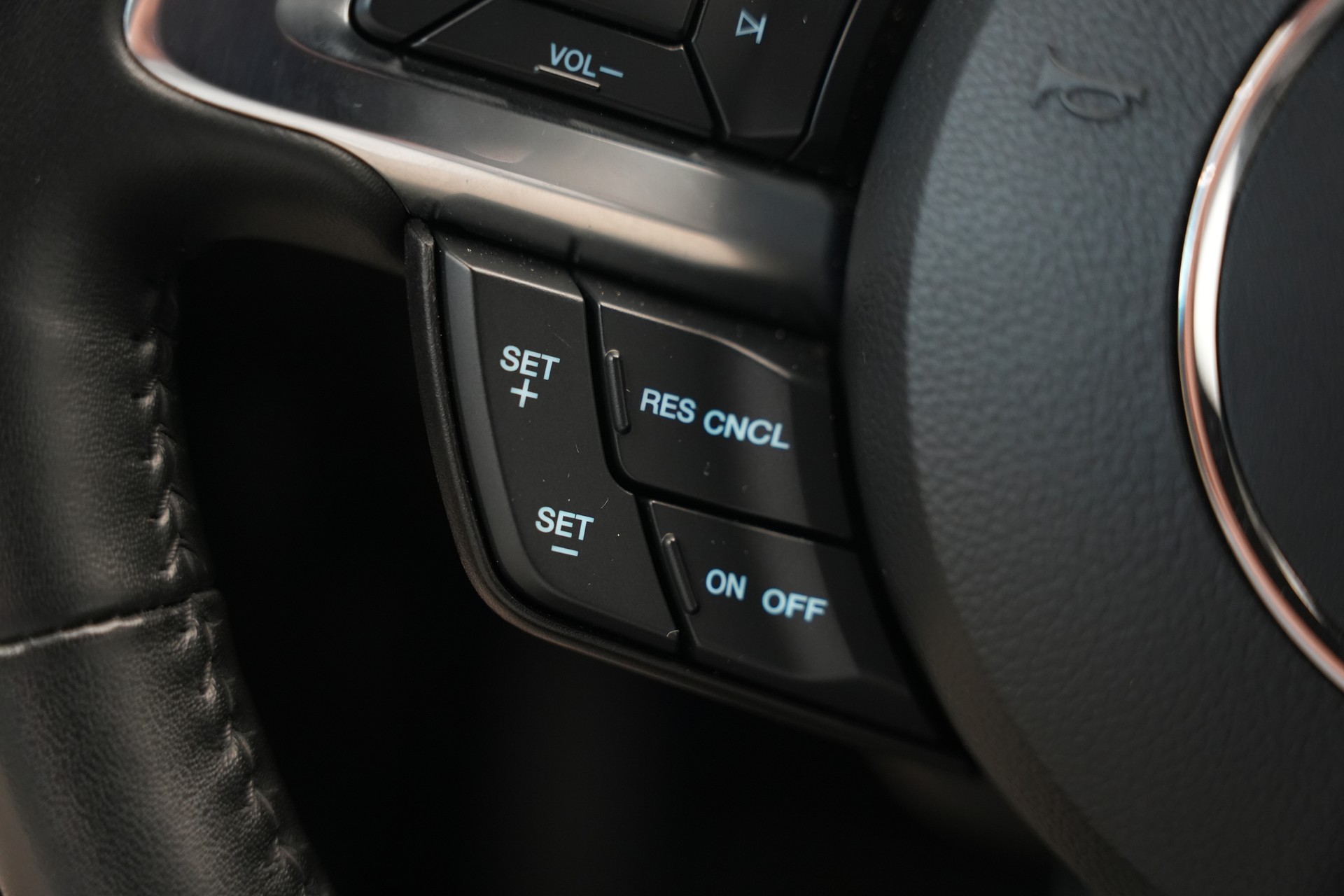 FORD Mustang Fastback 5.0 V8 Mach 1 Automat-image-19