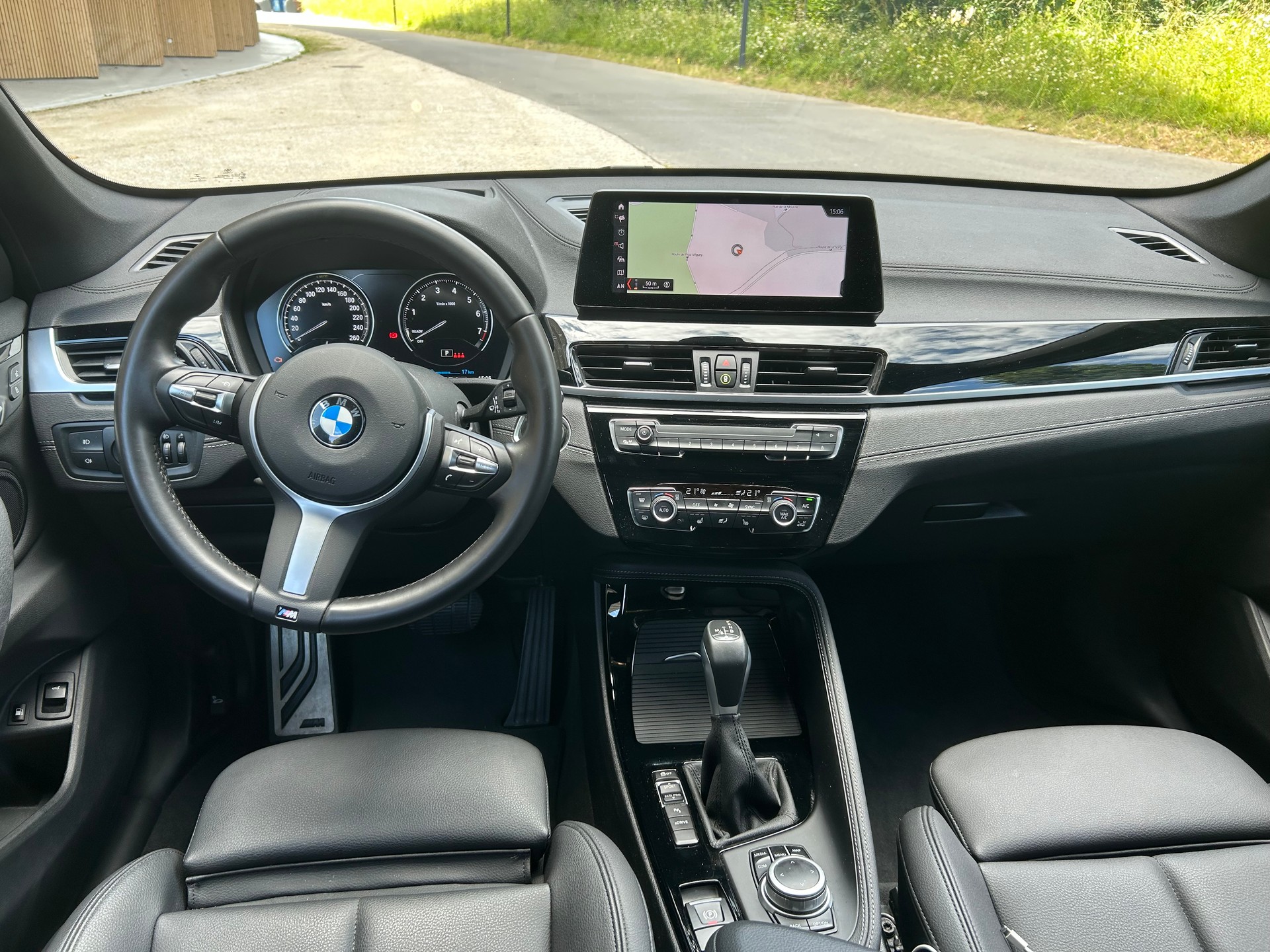 BMW 25e xDrive-image-5