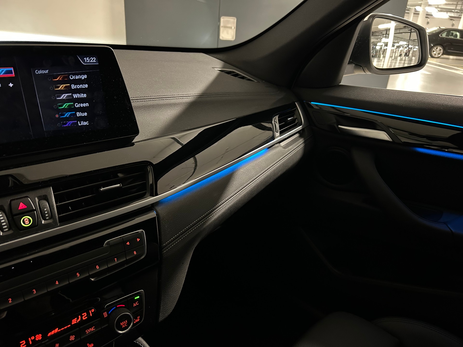 BMW 25e xDrive-image-11