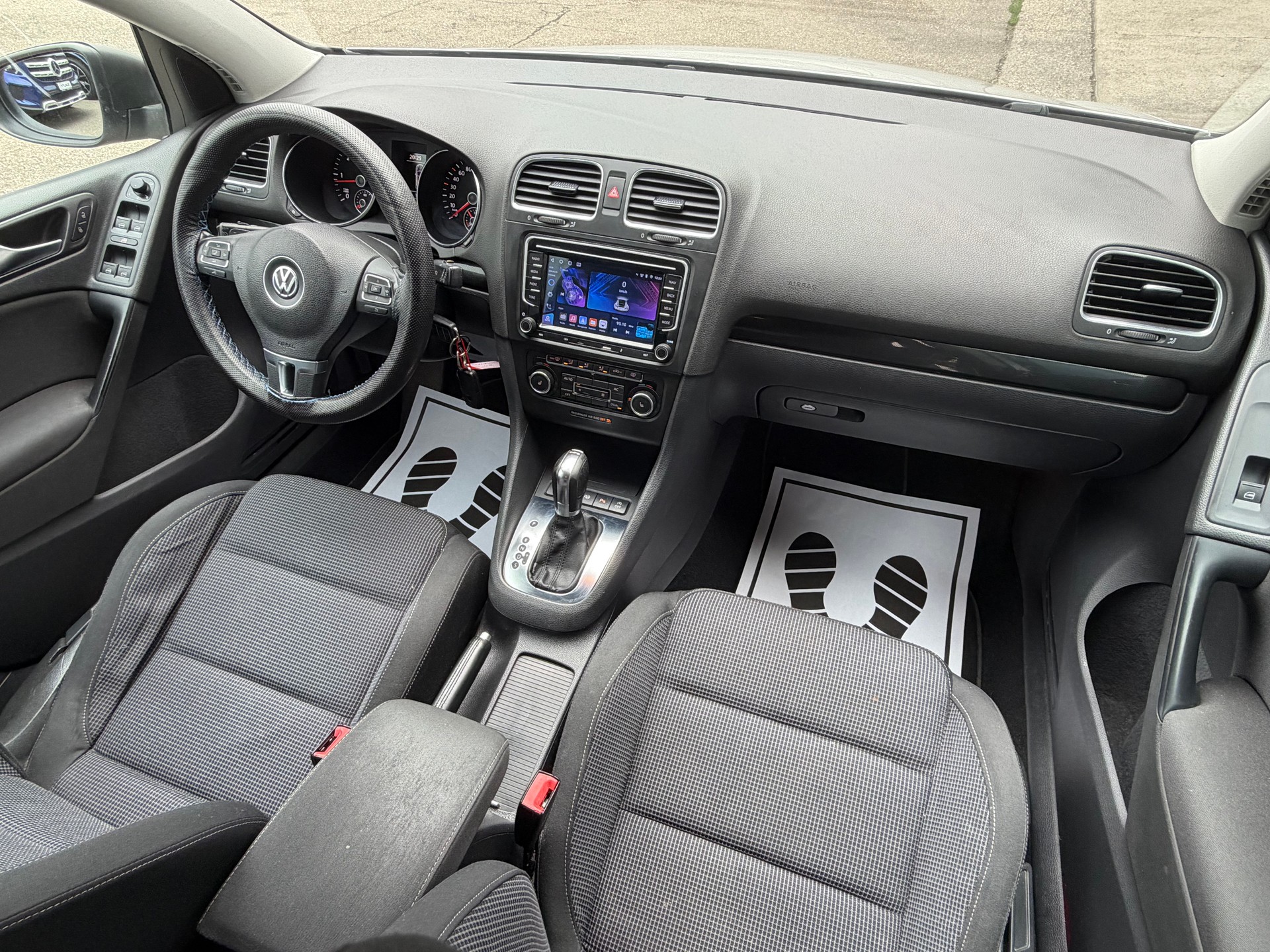 VW Golf 2.0 TDI BlueMotion Technology Team DSG-image-9