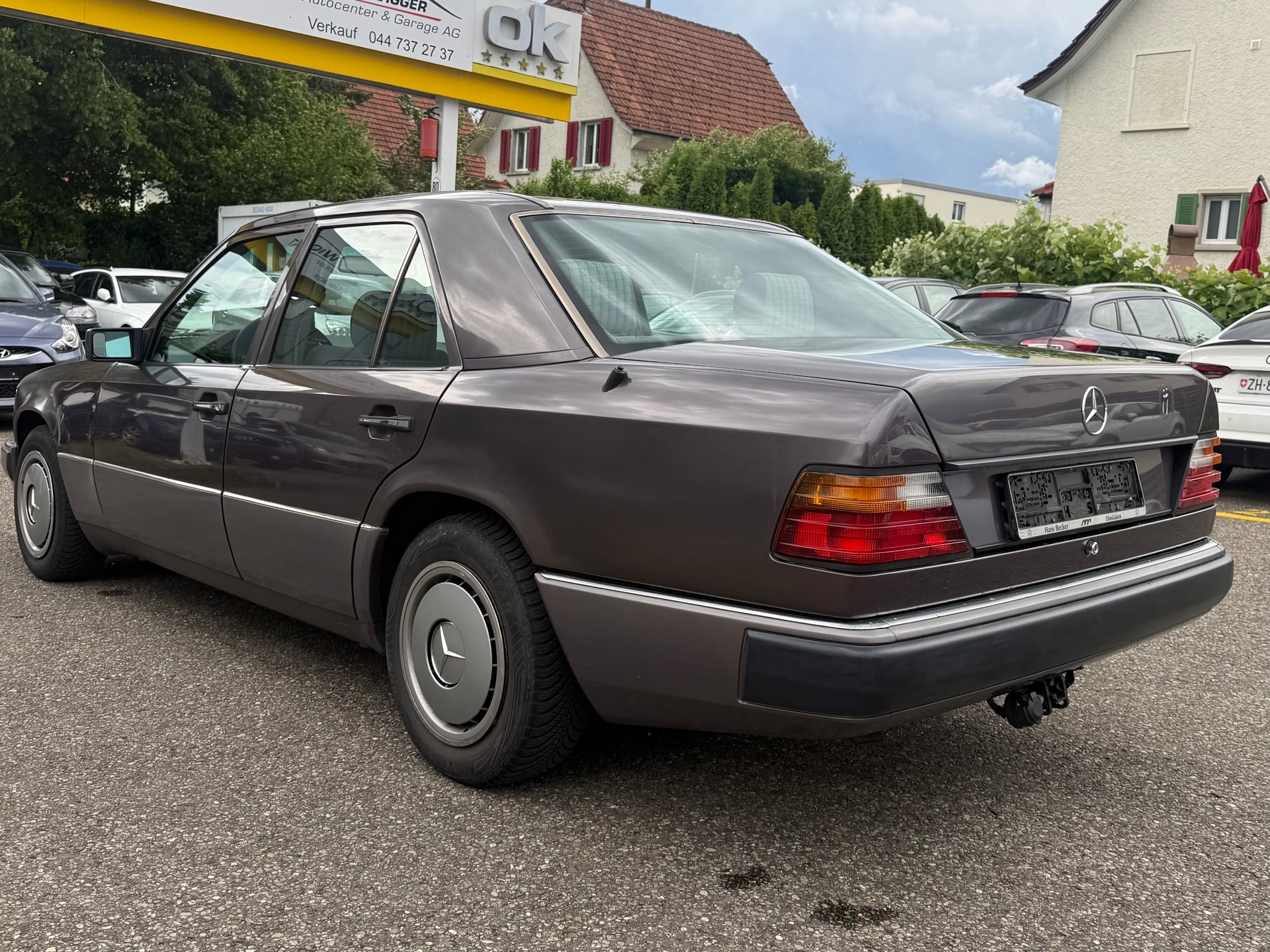 MERCEDES-BENZ 230 E-image-7