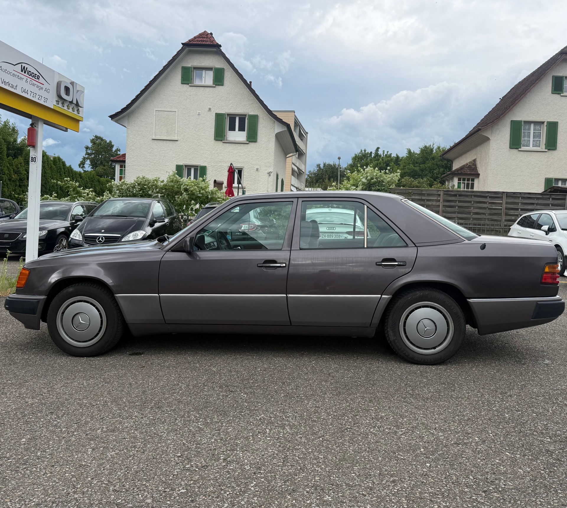 MERCEDES-BENZ 230 E-image-4