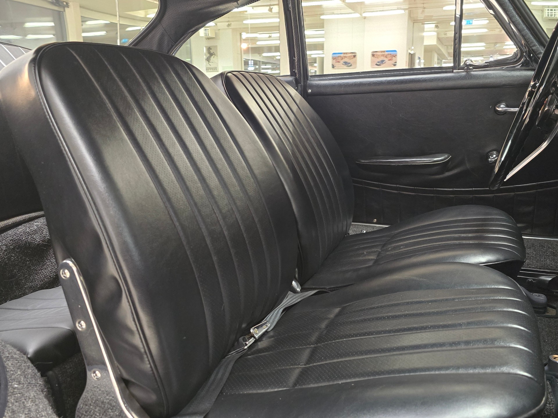 PORSCHE 356 C-image-11