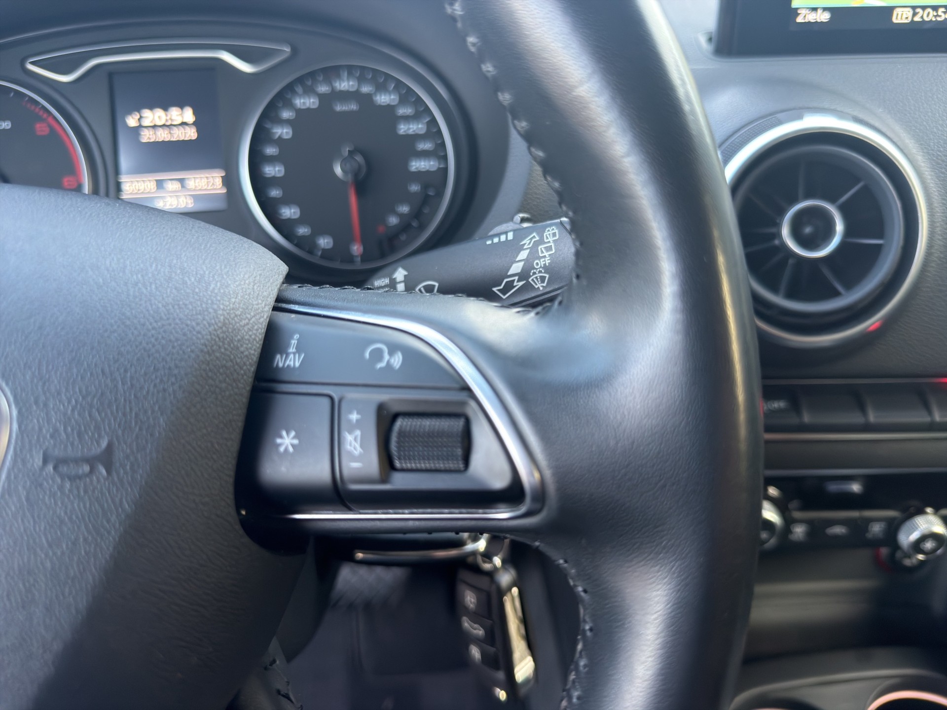AUDI A3 Sportback 2.0 TDI Ambiente S-tronic*150 PS*TOP ZUSTAND*NUR 61000 KM*-image-14