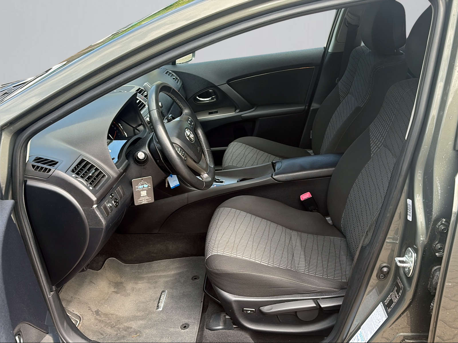 TOYOTA Avensis Sportswagon 2.0 Linea Sol-image-4