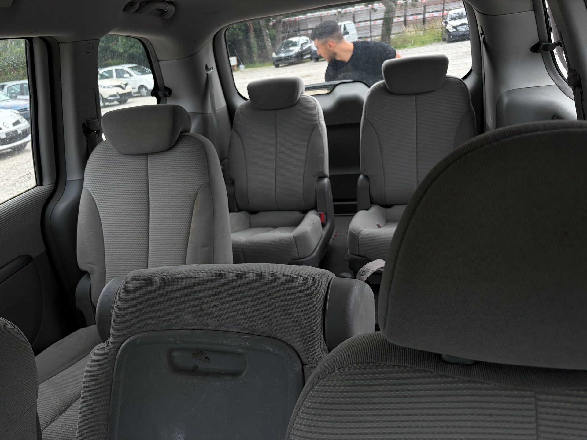 KIA Carnival 2.9 CRDi Trend-image-4