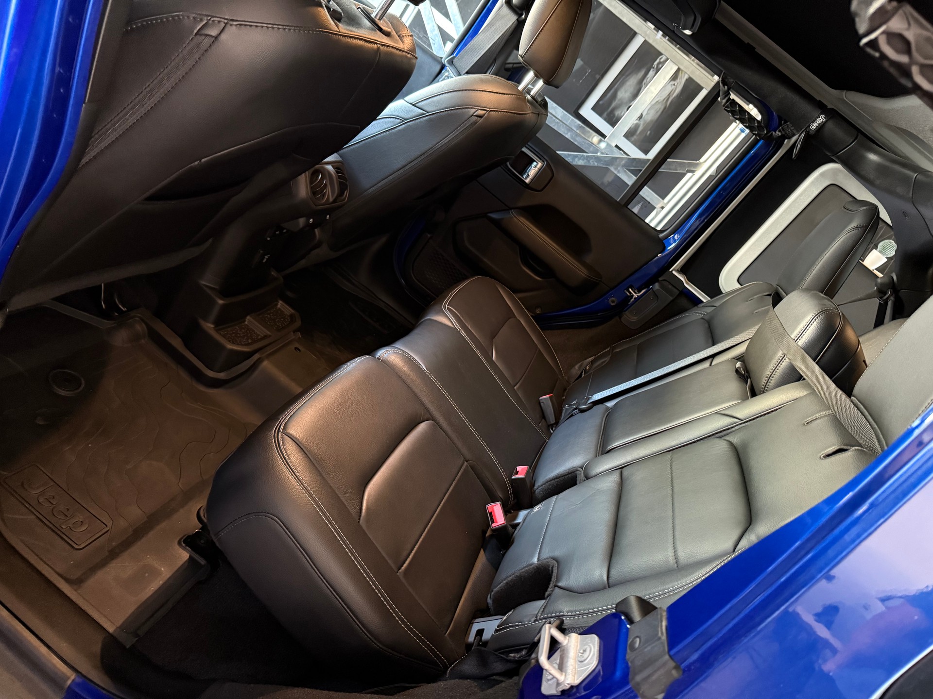 JEEP Wrangler 2.0 Unlimited Sahara Automatic-image-9