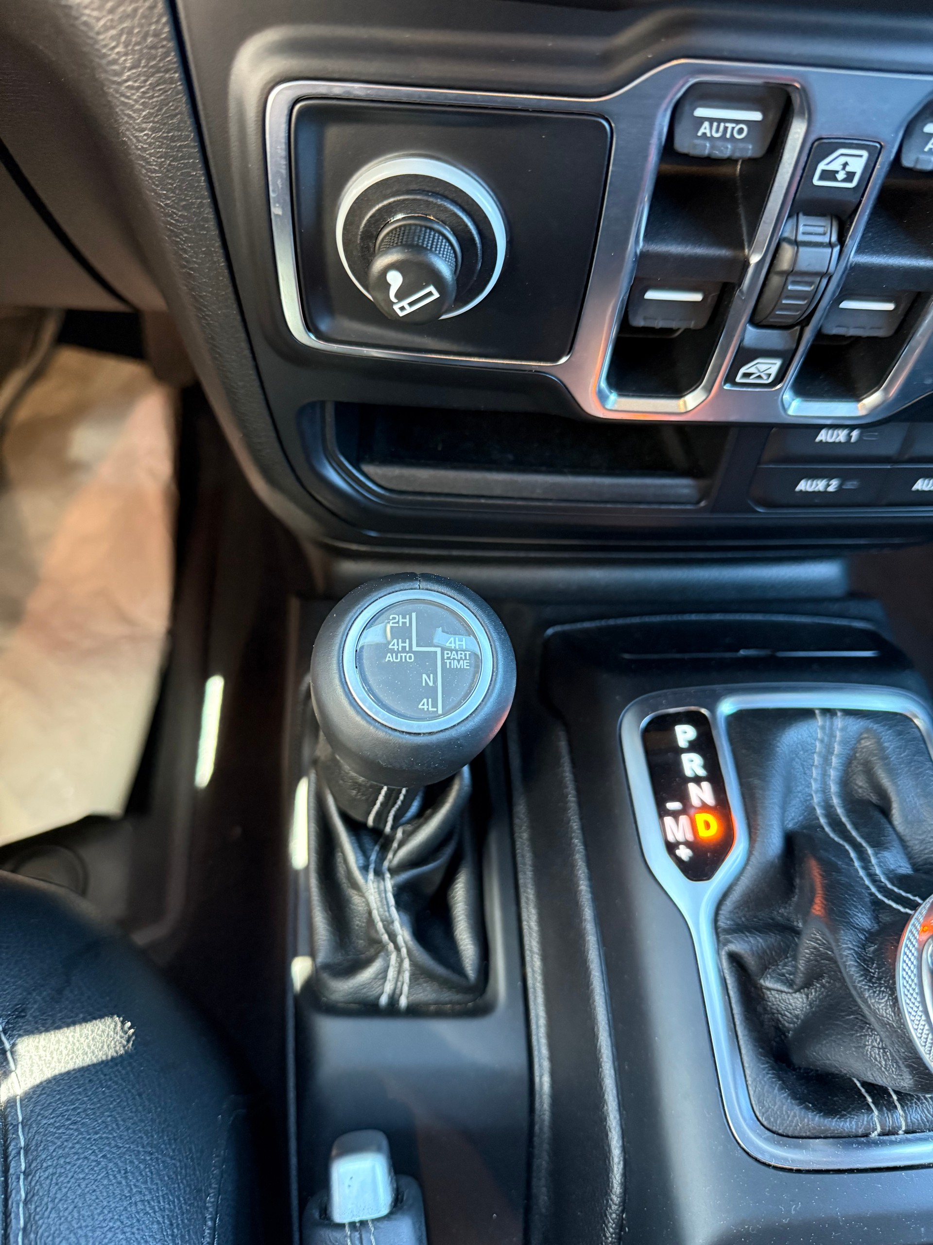 JEEP Wrangler 2.0 Unlimited Sahara Automatic-image-6