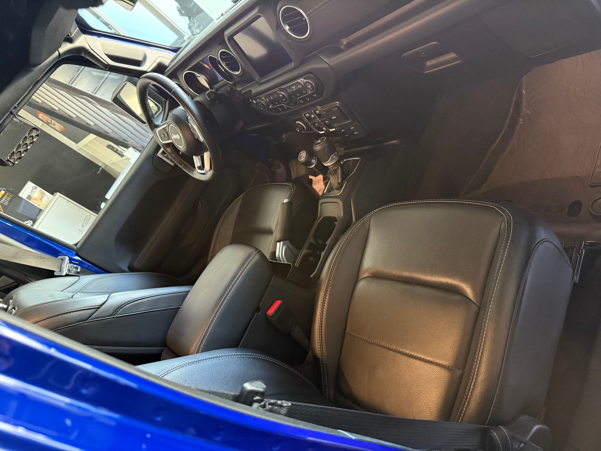 JEEP Wrangler 2.0 Unlimited Sahara Automatic-image-10