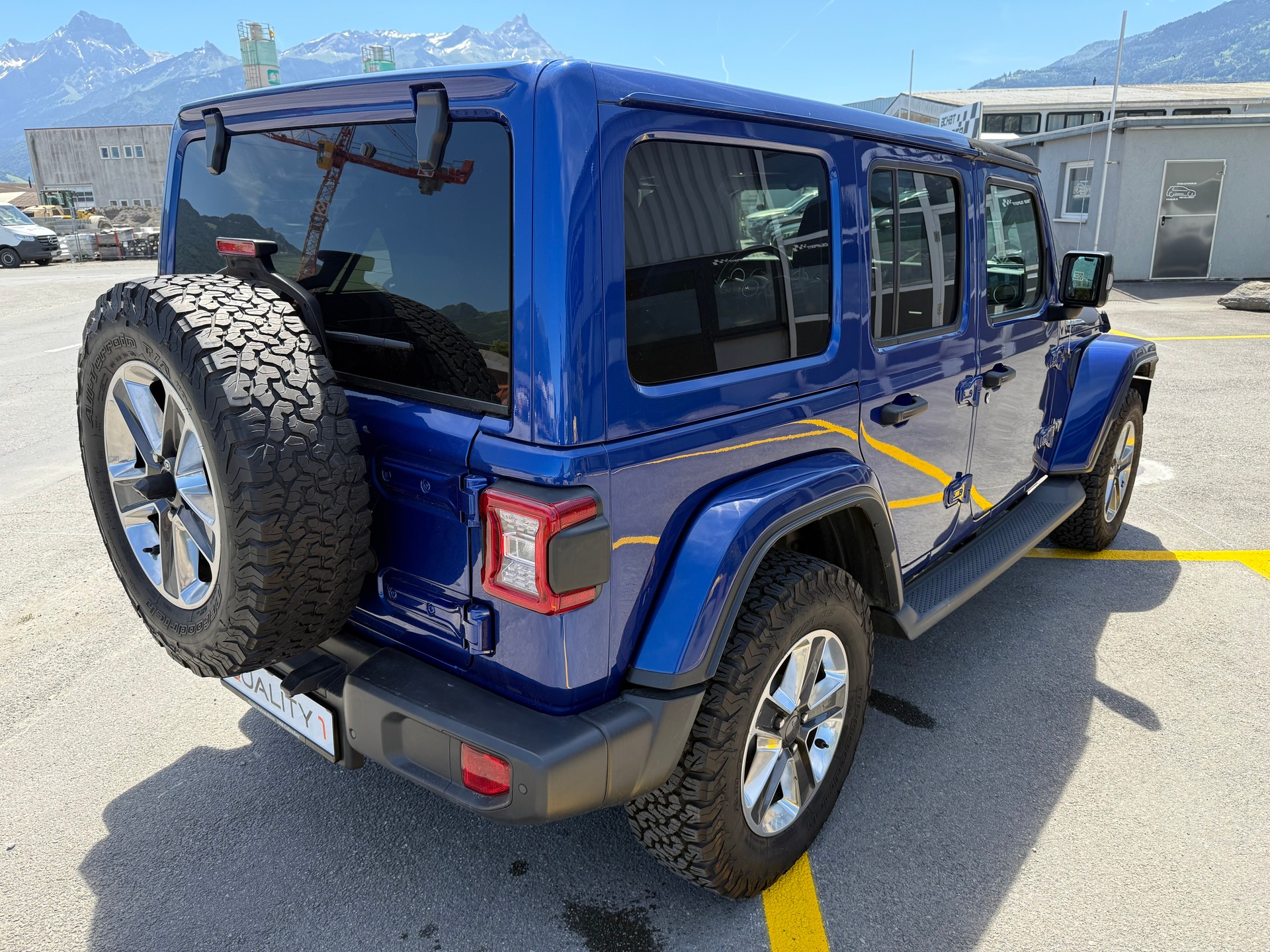JEEP Wrangler 2.0 Unlimited Sahara Automatic-image-2