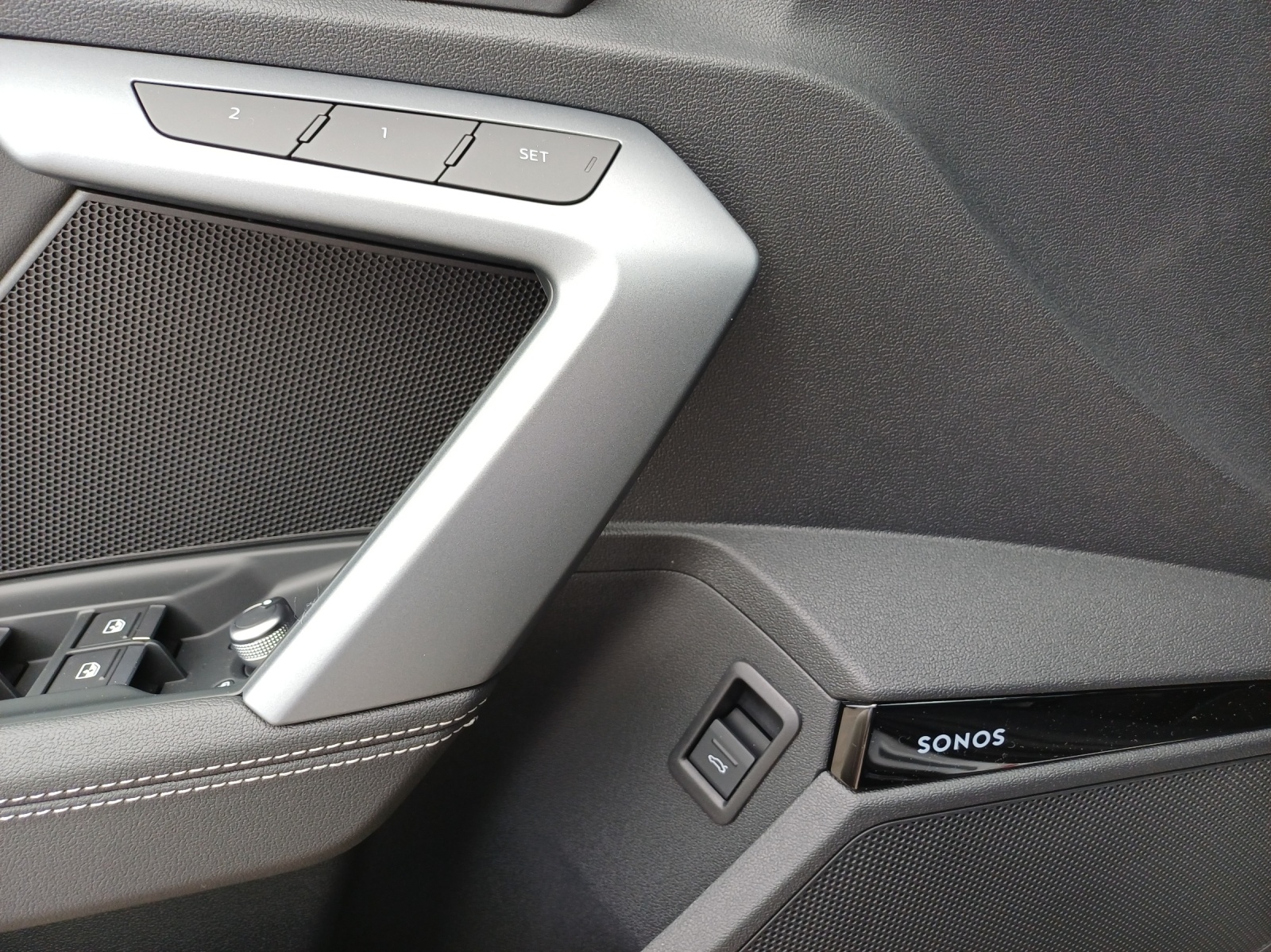 AUDI A3 Sportback TFSI 110 kW S line Attraction S tronic-image-13