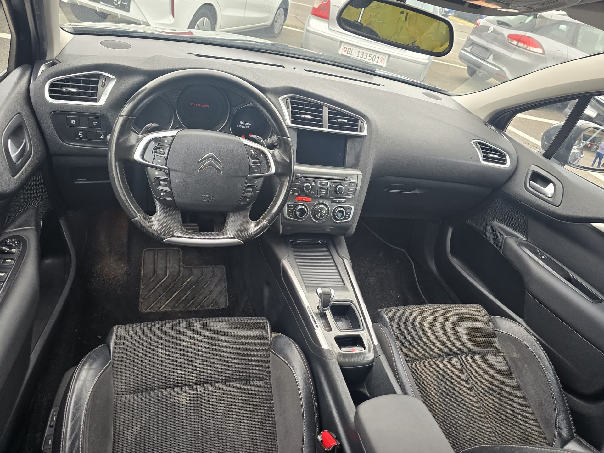 CITROEN C4 Berline 1.6 THP Séduction EGS6-image-9
