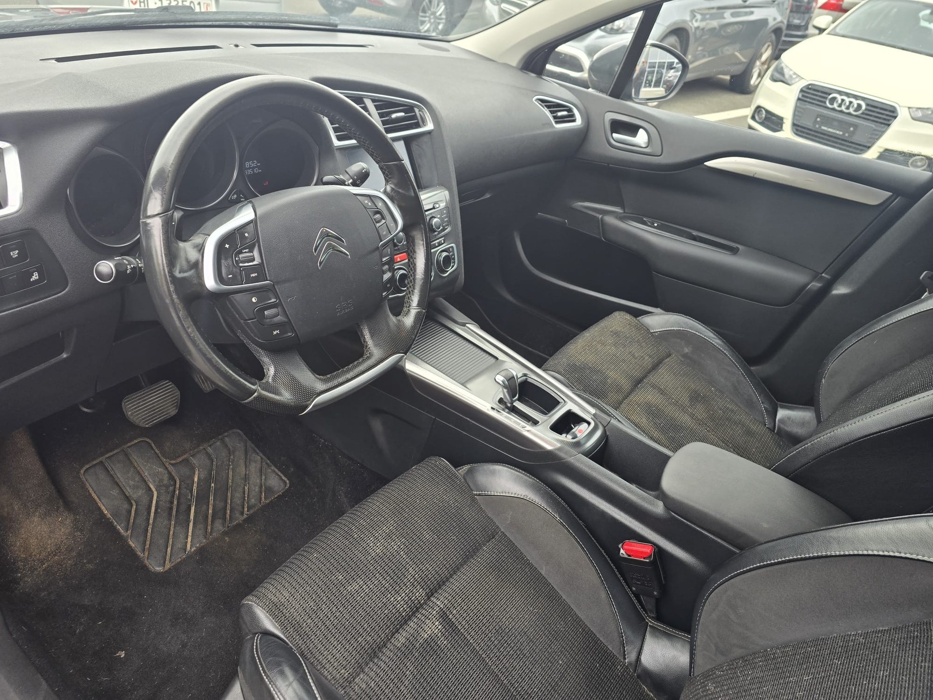 CITROEN C4 Berline 1.6 THP Séduction EGS6-image-10