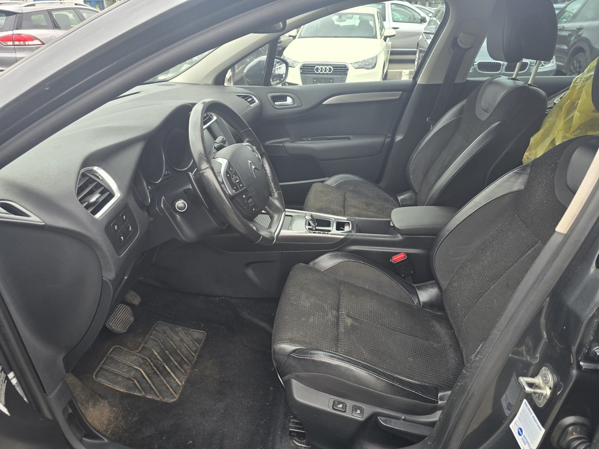 CITROEN C4 Berline 1.6 THP Séduction EGS6-image-12
